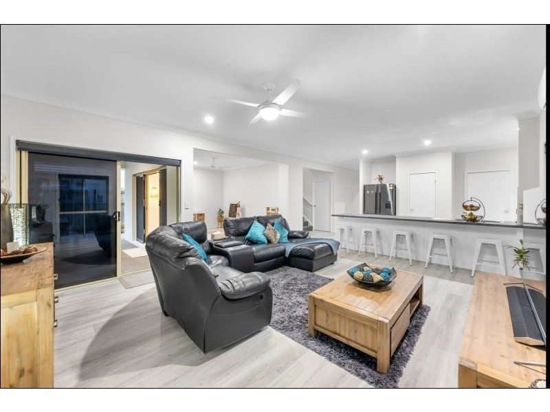 6 Armour Close, North Lakes QLD 4509