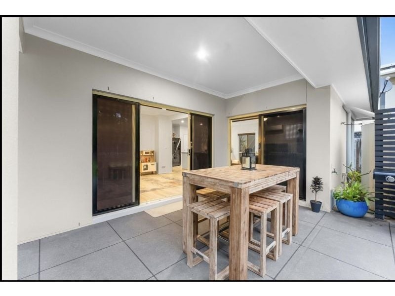 6 Armour Close, North Lakes QLD 4509