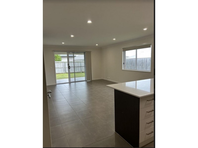 10 Basalt Street, North Lakes QLD 4509