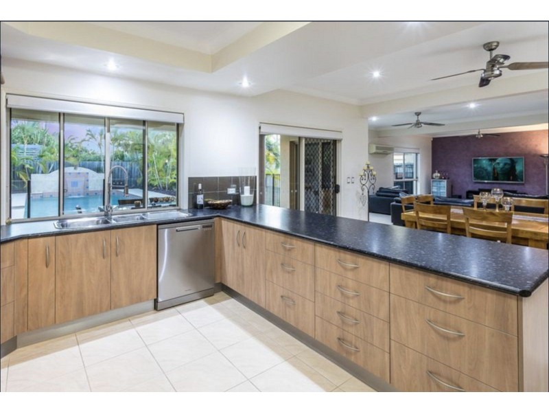 11 Mariner Court, Newport QLD 4020