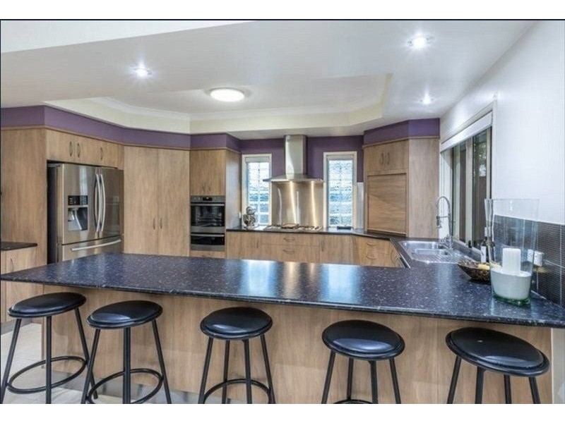 11 Mariner Court, Newport QLD 4020