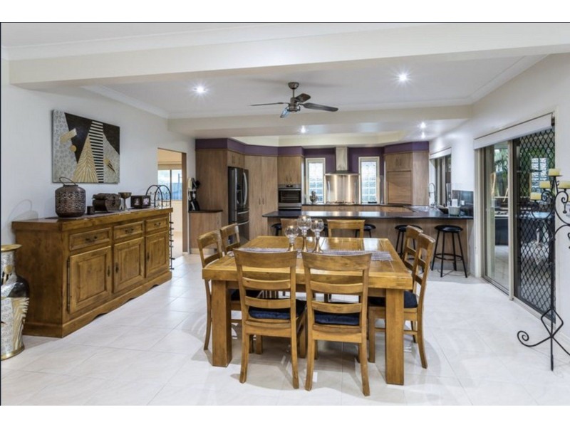 11 Mariner Court, Newport QLD 4020