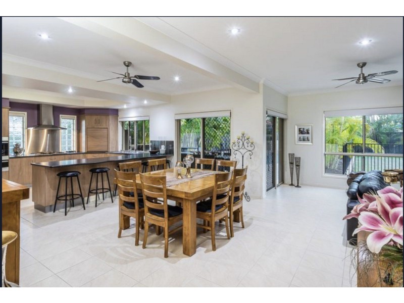 11 Mariner Court, Newport QLD 4020