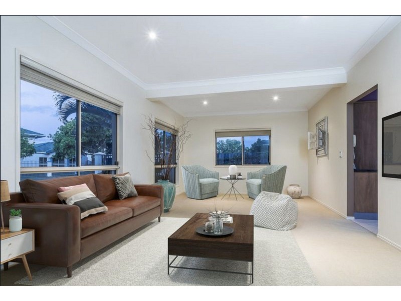 11 Mariner Court, Newport QLD 4020