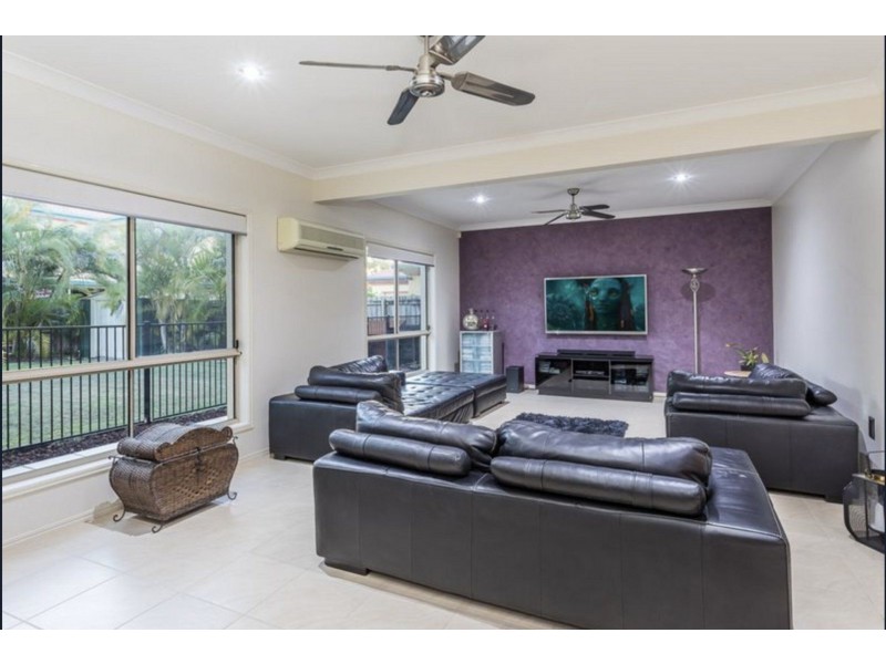 11 Mariner Court, Newport QLD 4020