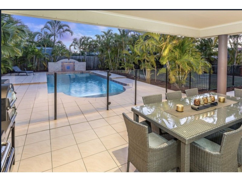 11 Mariner Court, Newport QLD 4020