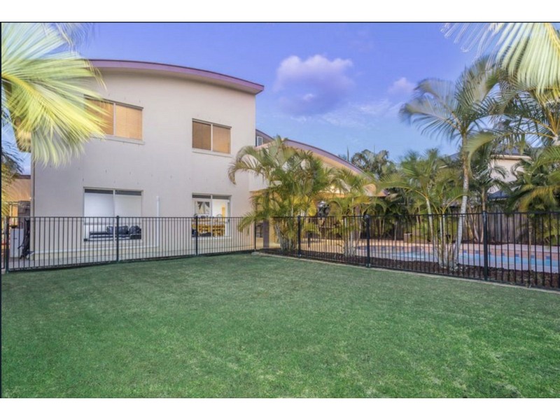 11 Mariner Court, Newport QLD 4020