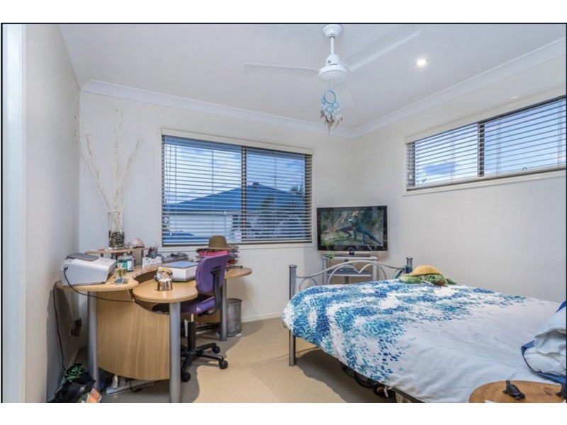 11 Mariner Court, Newport QLD 4020