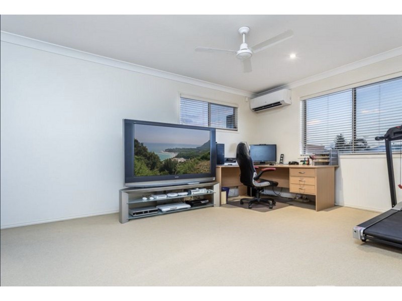 11 Mariner Court, Newport QLD 4020