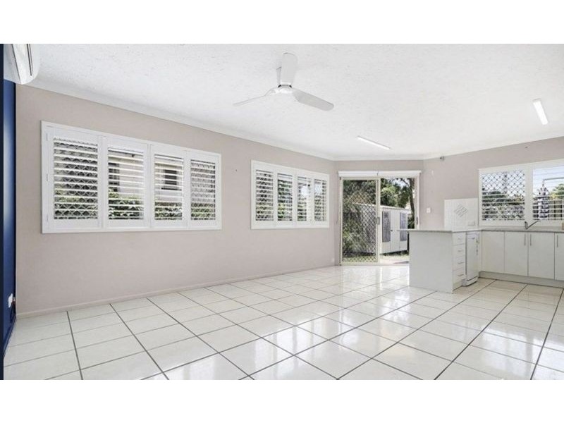 Level 1/1/10 Caroline Street, Woody Point QLD 4019