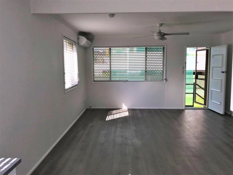 4/2 Sorrento, Margate QLD 4019