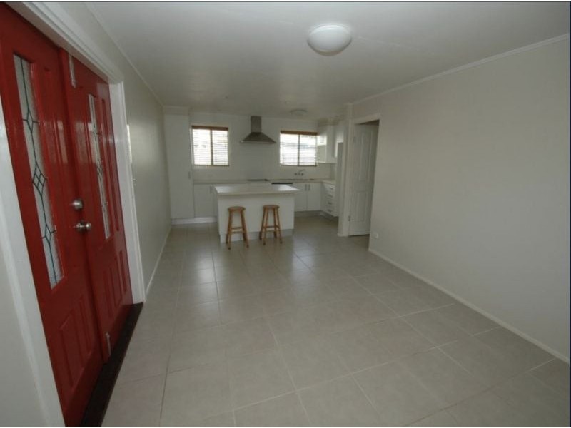 12 Hobbs Street, Scarborough QLD 4020