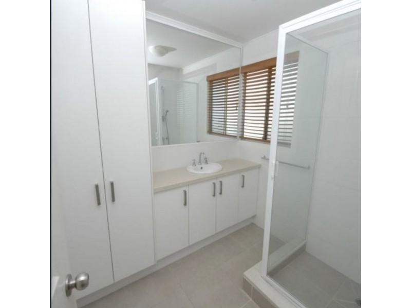 12 Hobbs Street, Scarborough QLD 4020