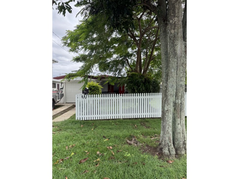 12 Hobbs Street, Scarborough QLD 4020