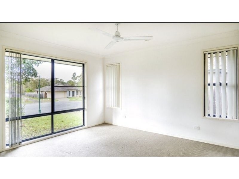 4 Rigden Close, Morayfield QLD 4506