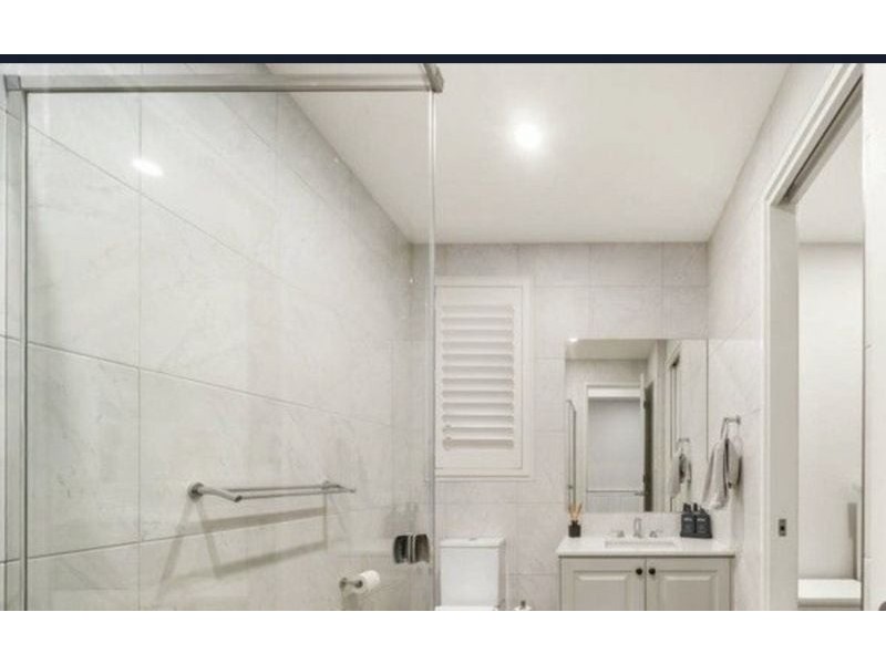 18 Lighthouse Esplanade, Newport QLD 4020