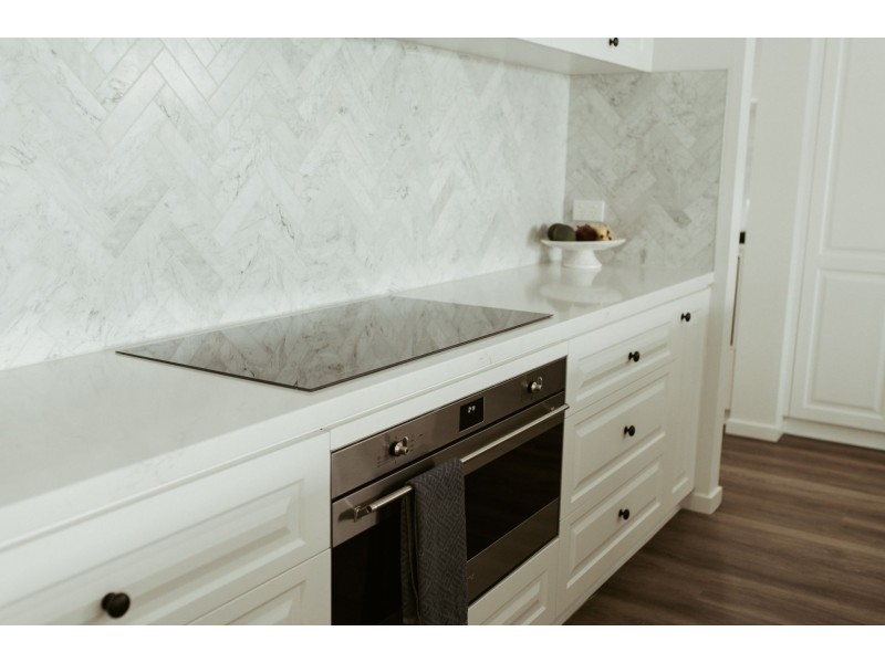 18 Lighthouse Esplanade, Newport QLD 4020