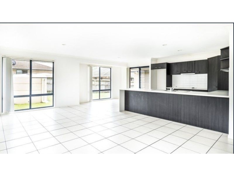 4 Rigden Close, Morayfield QLD 4506