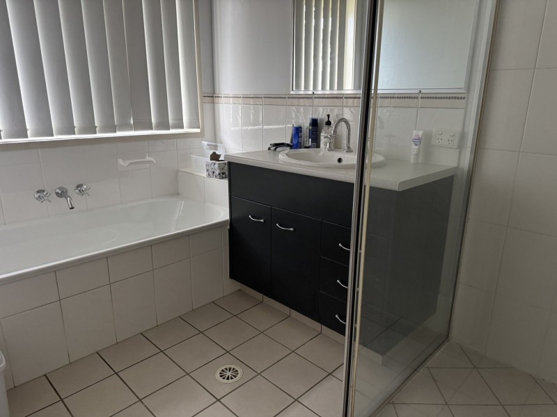 4 Rigden Close, Morayfield QLD 4506