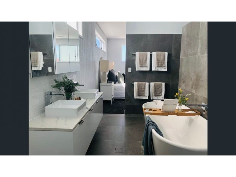 8a Fourth Avenue, Scarborough QLD 4020