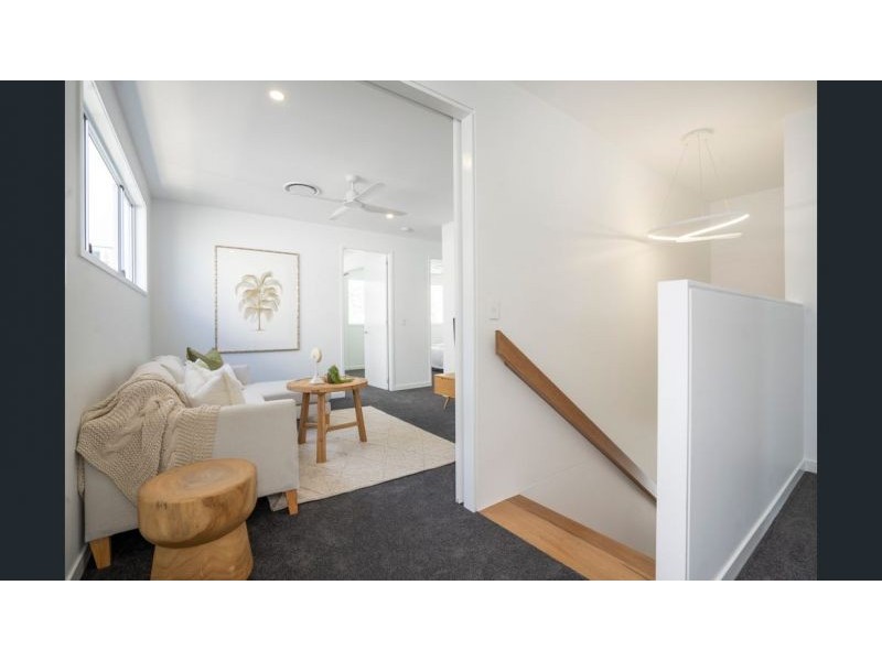 8a Fourth Avenue, Scarborough QLD 4020