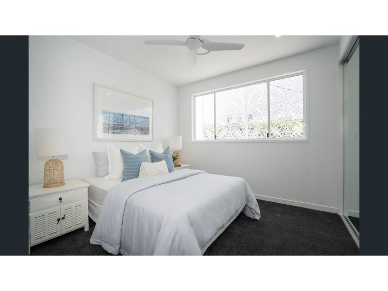 8a Fourth Avenue, Scarborough QLD 4020