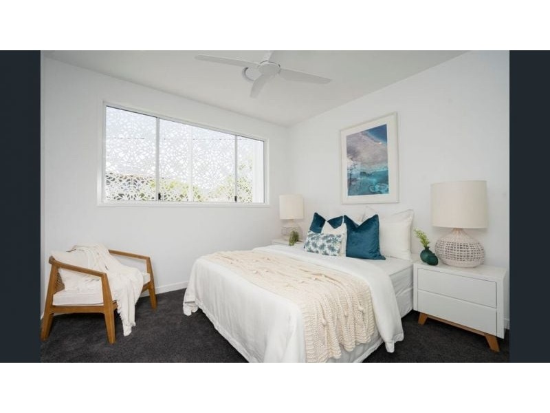 8a Fourth Avenue, Scarborough QLD 4020