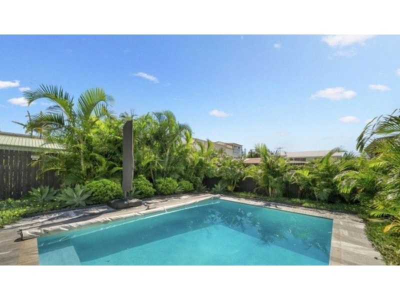 8a Fourth Avenue, Scarborough QLD 4020