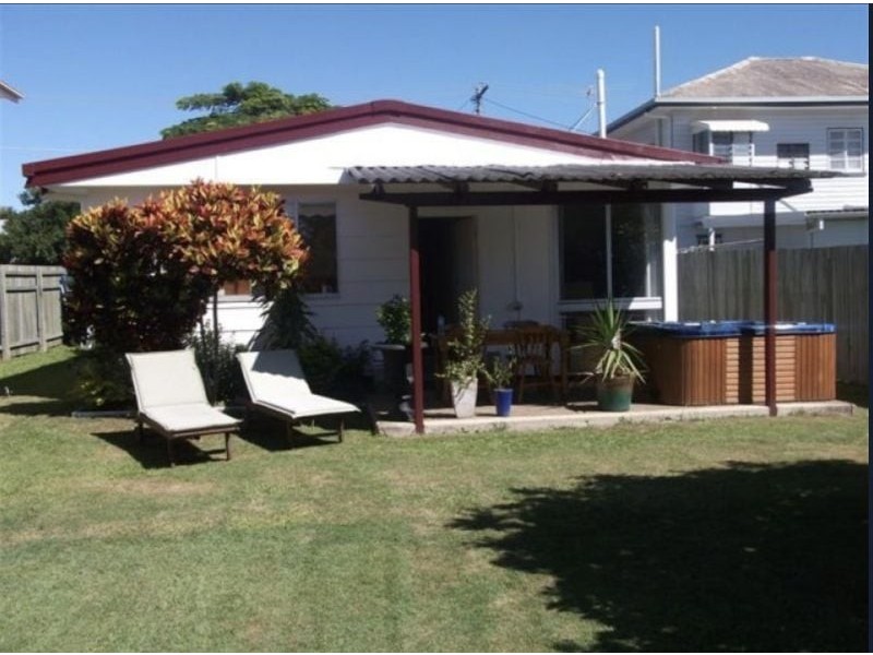 12 Hobbs Street, Scarborough QLD 4020