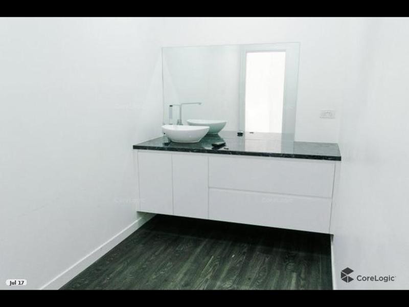 160 Racecourse Road, Ascot QLD 4007