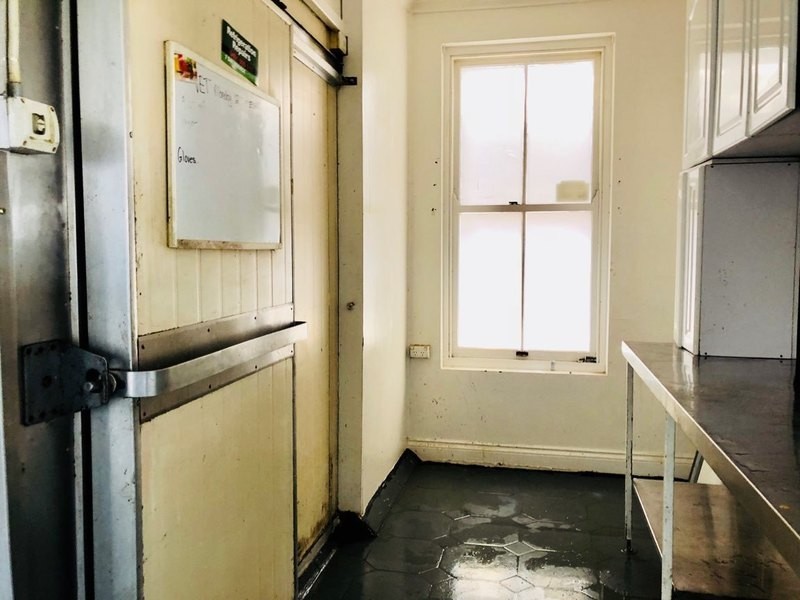 Shop 9/160 Racecourse Road, Ascot QLD 4007