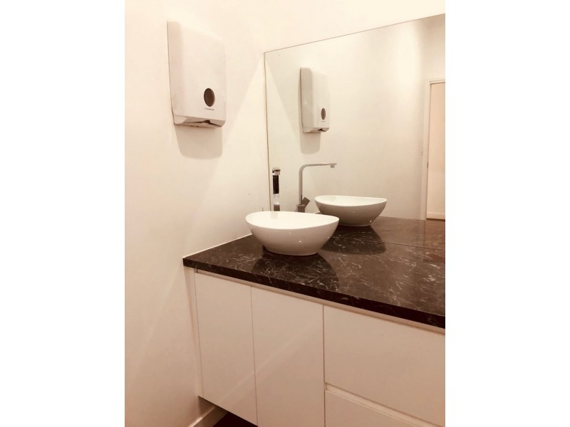 Shop 5/160 Racecourse Road, Ascot QLD 4007