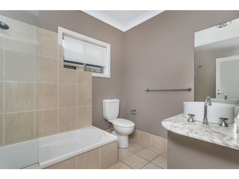 43 James Street, Scarborough QLD 4020