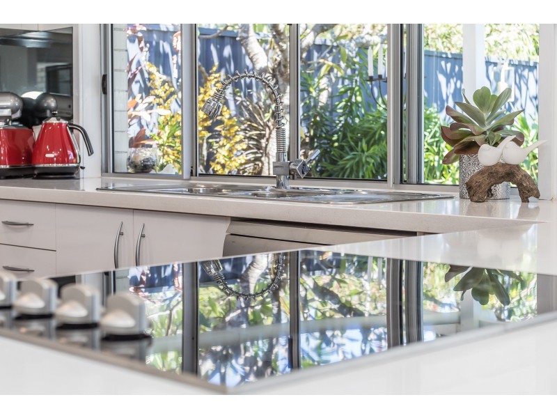 7 Oyster Point Esplanade, Newport QLD 4020
