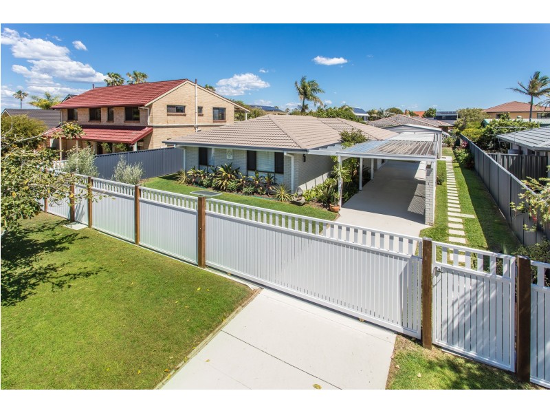 7 Oyster Point Esplanade, Newport QLD 4020