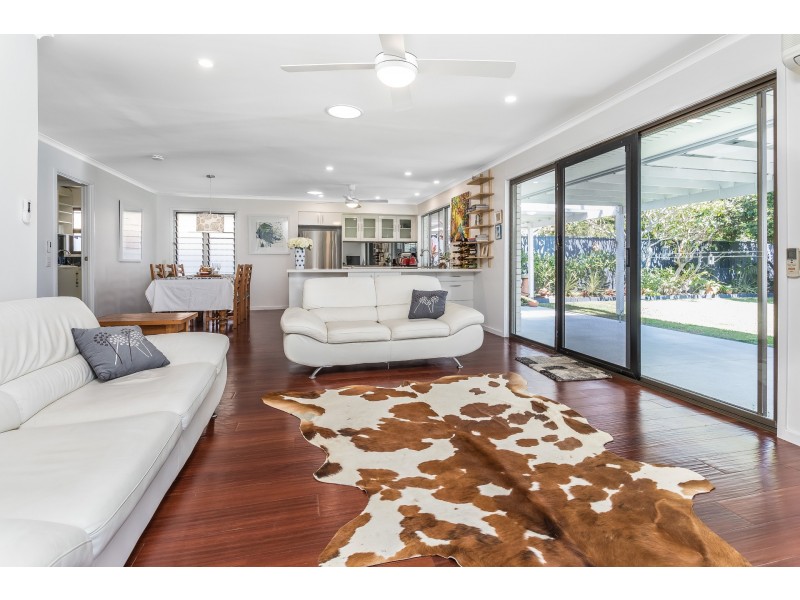 7 Oyster Point Esplanade, Newport QLD 4020