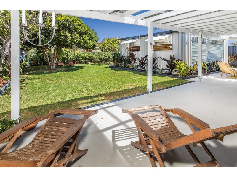 7 Oyster Point Esplanade, Newport QLD 4020