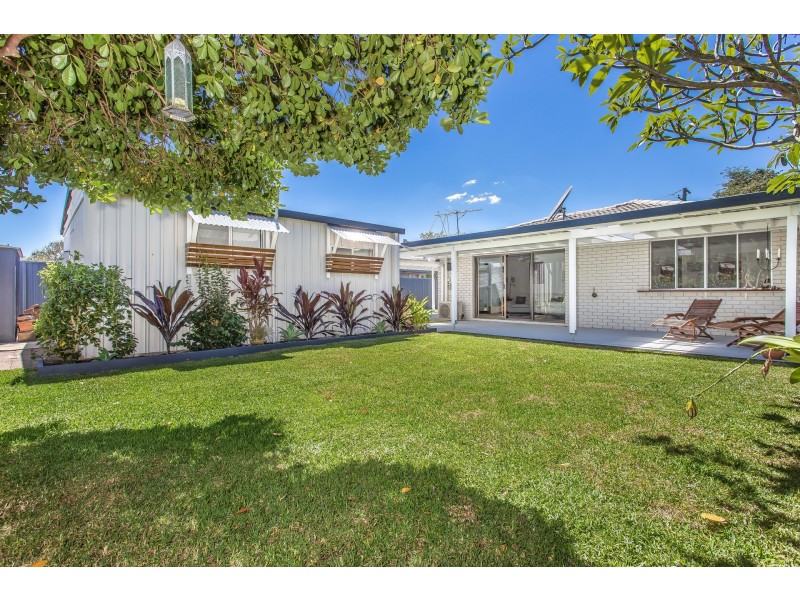 7 Oyster Point Esplanade, Newport QLD 4020