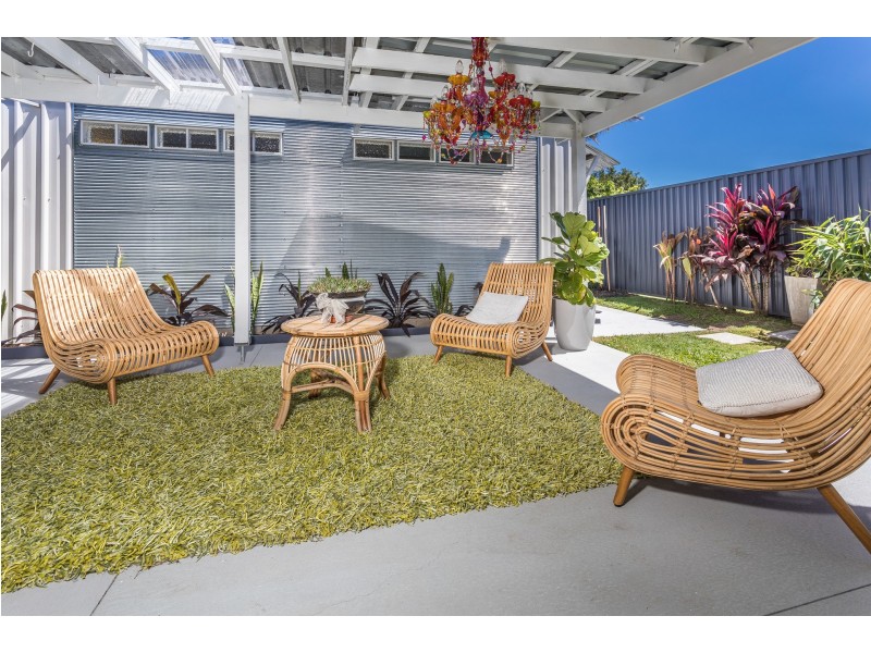 7 Oyster Point Esplanade, Newport QLD 4020
