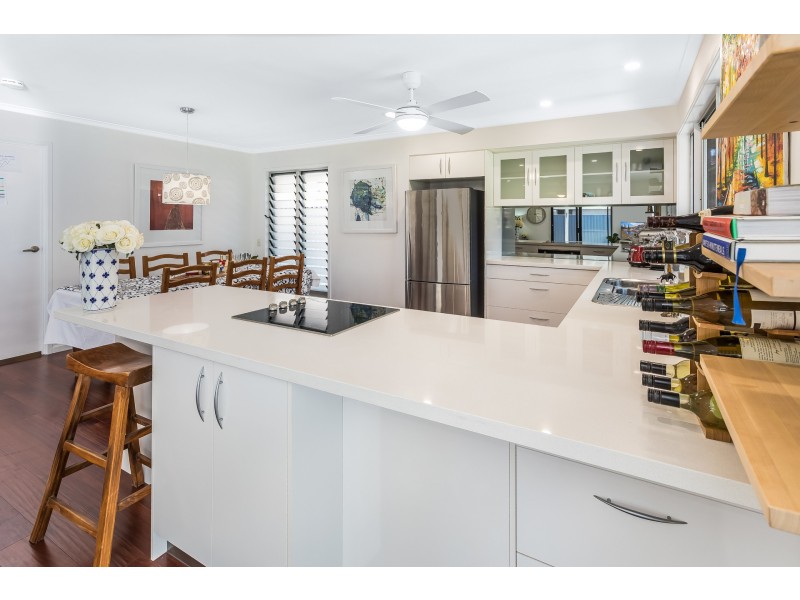 7 Oyster Point Esplanade, Newport QLD 4020