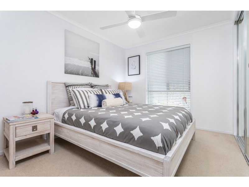 7 Oyster Point Esplanade, Newport QLD 4020