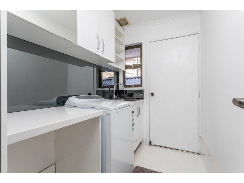 7 Oyster Point Esplanade, Newport QLD 4020