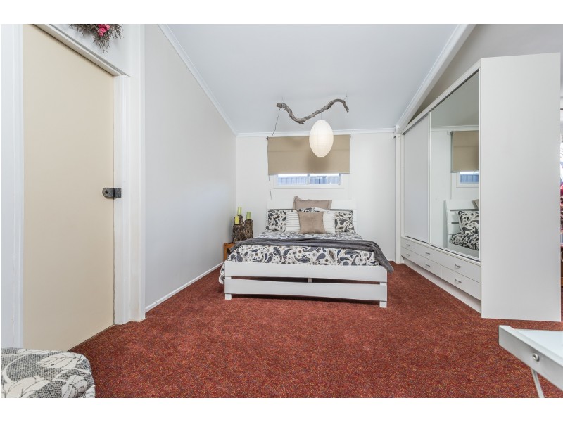 7 Oyster Point Esplanade, Newport QLD 4020