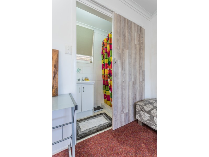 7 Oyster Point Esplanade, Newport QLD 4020