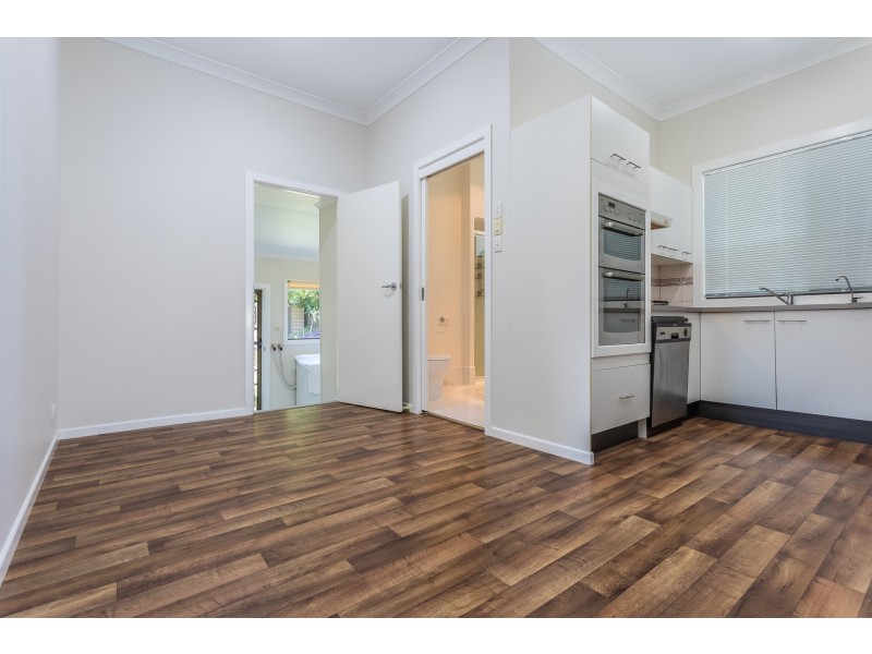 17 HIGHLAND STREET, Redcliffe QLD 4020