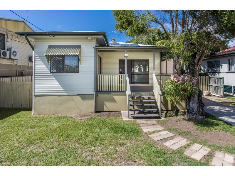 17 HIGHLAND STREET, Redcliffe QLD 4020