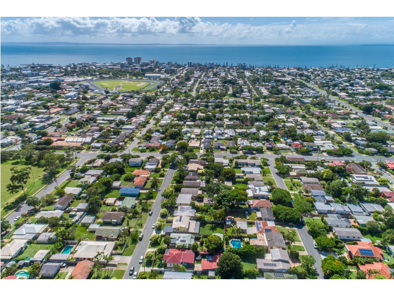 17 HIGHLAND STREET, Redcliffe QLD 4020