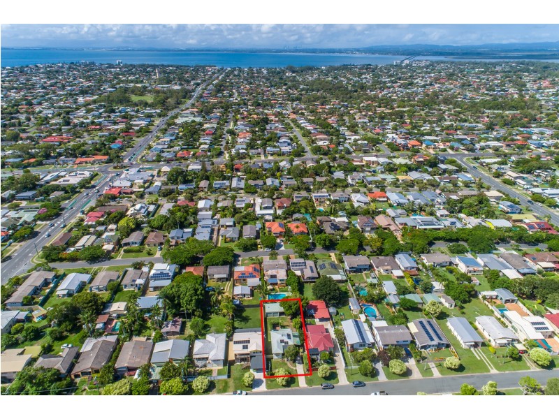 17 HIGHLAND STREET, Redcliffe QLD 4020