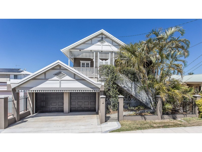 21 Griffith Road, Scarborough QLD 4020