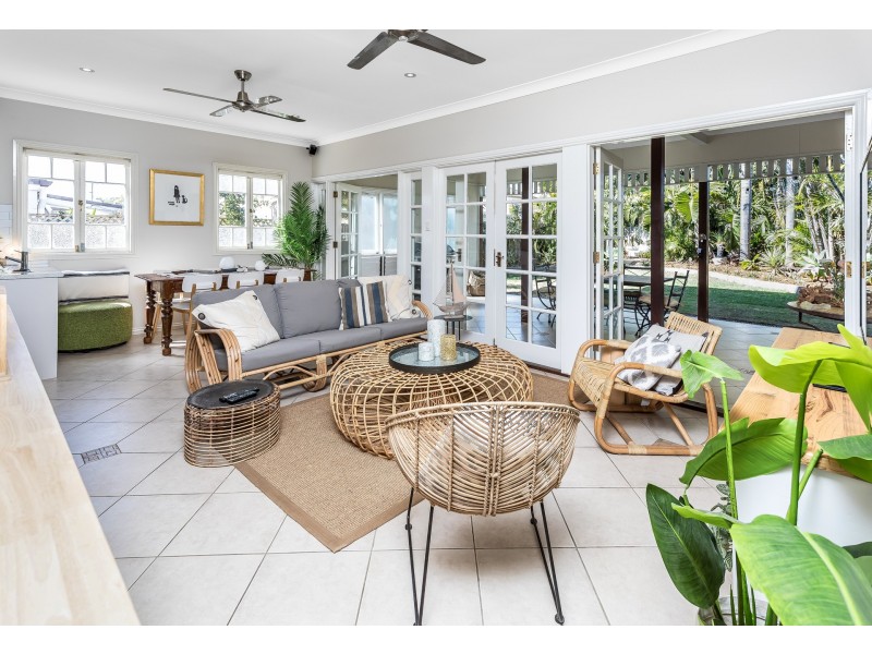 21 Griffith Road, Scarborough QLD 4020
